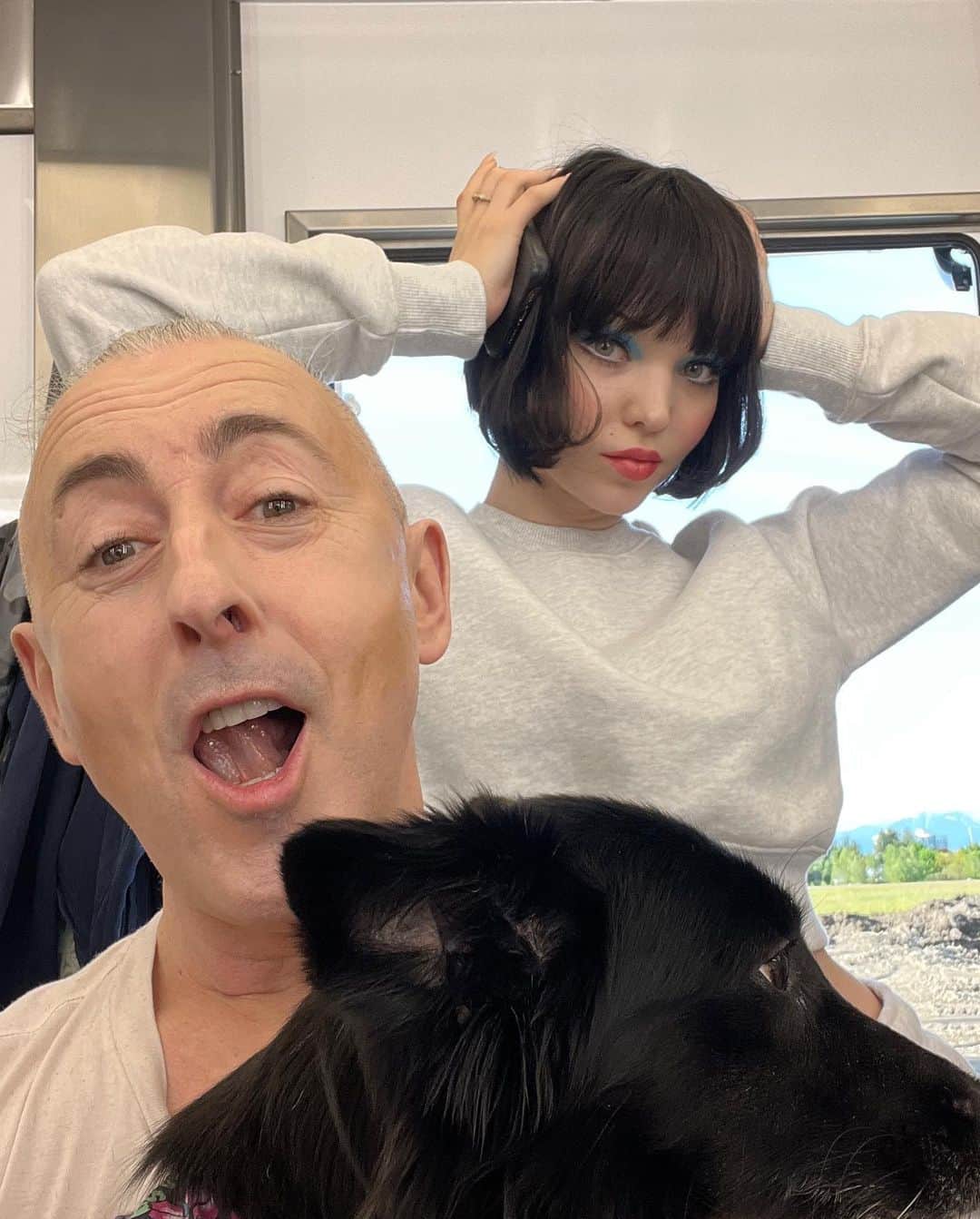 アラン・カミングのインスタグラム：「Episode 3 of Schmicago has dropped on @appletvplus and here are some more pix from the set in Vancouver.」