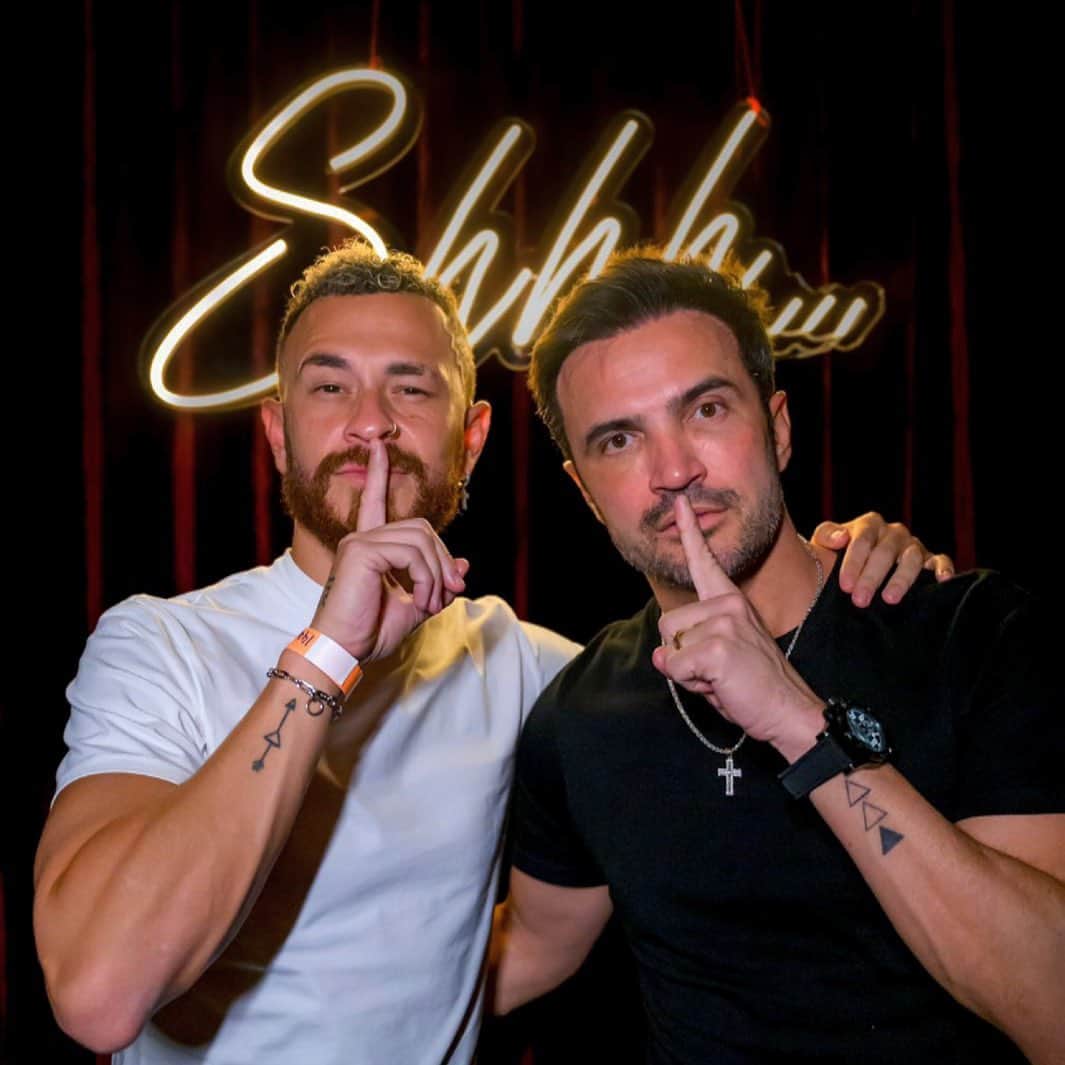 アレッサンドロ・ローザ・ヴィエイラのインスタグラム：「Matando a saudade #F12 + #F12 @fred + @falcao12oficial ❤️+❤️  🍭 @swtsecrets 🤫  Aniversário do lindo @marcoluque」