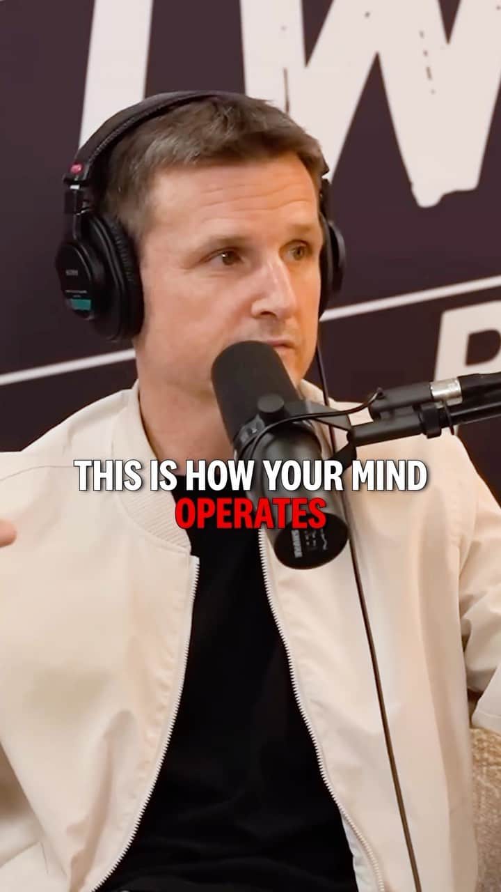 ロブ・ディアデックのインスタグラム：「Your mind operates in 5 stages: You are present in the moment and experiencing what’s happening. You are present while creating a better future. You are worrying about the future. You are dwelling on the past. You are rectifying something that happened in the past.  For people who want to be present, balance your mind in a way that it is never swinging down to dwelling in the past or worrying about the future.  Thank you @romanatwood for having me on your show @romanspodcast. I really enjoyed the conversation with you, @garrett_1320video and @brittneyatwood on all things about my philosophy and life journey.」