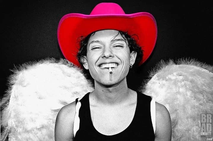 ジェイコブ・ザルトリウスのインスタグラム：「Cowboys out now」