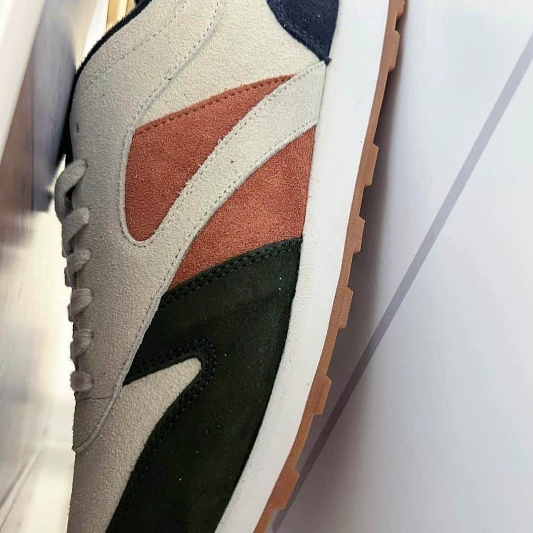 ウォルシュのインスタグラム：「New Season. Tempest Sparrowhawk.   📸 @walsh_jp   #normanwalsh #britishmade #shoes #sneakers #trainers #madeinbritain #ukmfg #footwear」