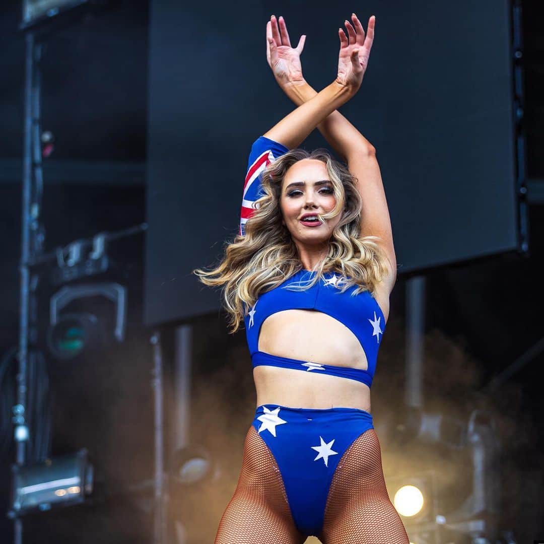 のインスタグラム：「Swipe to see the history of @ultraaustralia ➡️➡️➡️  ⏺️ 2020 - Our #1 Aussie Angel  ⏺️ 2018  ⏺️ 2019 - Melbourne  ⏺️ 2019 - Sydney  ⏺️ 2020 ⏺️ 2022   #ultraangels #ultraaustralia #australia #international」