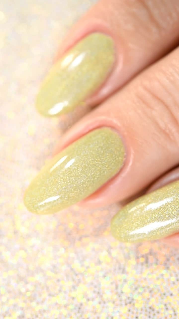 Sveta Sandersのインスタグラム：「Up In The Air от @bowpolish 💚💚💚」