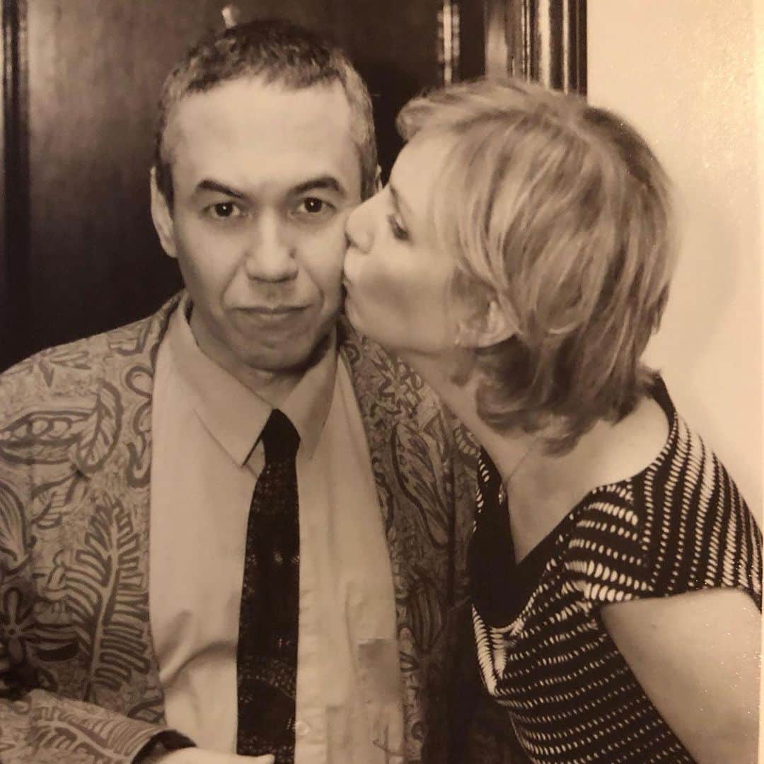 People Magazineさんのインスタグラム写真 - (People MagazineInstagram)「Gilbert Gottfried was just 67 when he died on April 12, 2022, a loss that was felt throughout Hollywood and with generations of fans who fell in love with the star across his four decades in the business.  Now, on the year anniversary of his death, Gilbert's wife Dara Gottfried pens a touching tribute to her late husband exclusively for PEOPLE, sharing memories about the man she loves and misses while opening up about the proud father he was to their kids Lily and Max. ❤️ Read her tribute at the link in our bio.  📷: Lou Rocco/Disney/Getty, Courtesy Dara Gottfried (2), Walter McBride/WireImage」4月13日 3時32分 - people