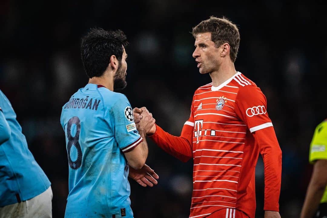 トーマス・ミュラーのインスタグラム：「A very disappointing cl game last night against @ilkayguendogan and @mancity   We will meet each other next Wednesday. With our fans and the special spirit in our stadium everything ist still possible. It’s not the moment to give up!」