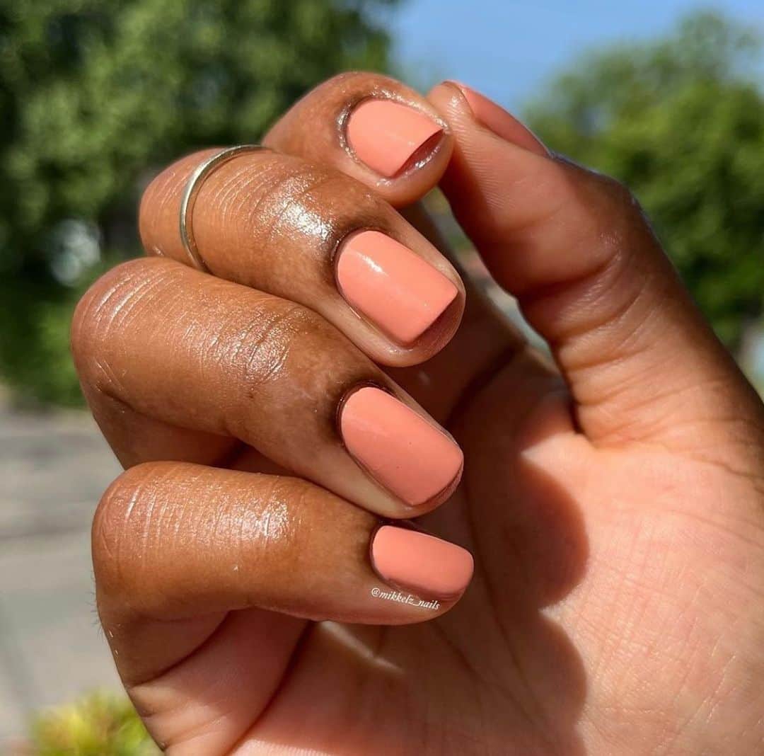 OPIさんのインスタグラム写真 - (OPIInstagram)「Orange you glad it’s finally spring!! SWIPE through and take your pick from these vibrant orange shades 🍊💅  Shades: #TradingPaint #MyChihuahuaBites #SiliconValleyGirl #AGreatOperatunity #BeetheChange  #OPI #OrangeNails #OrangeMani #OrangeNailPolish」4月13日 4時15分 - opi