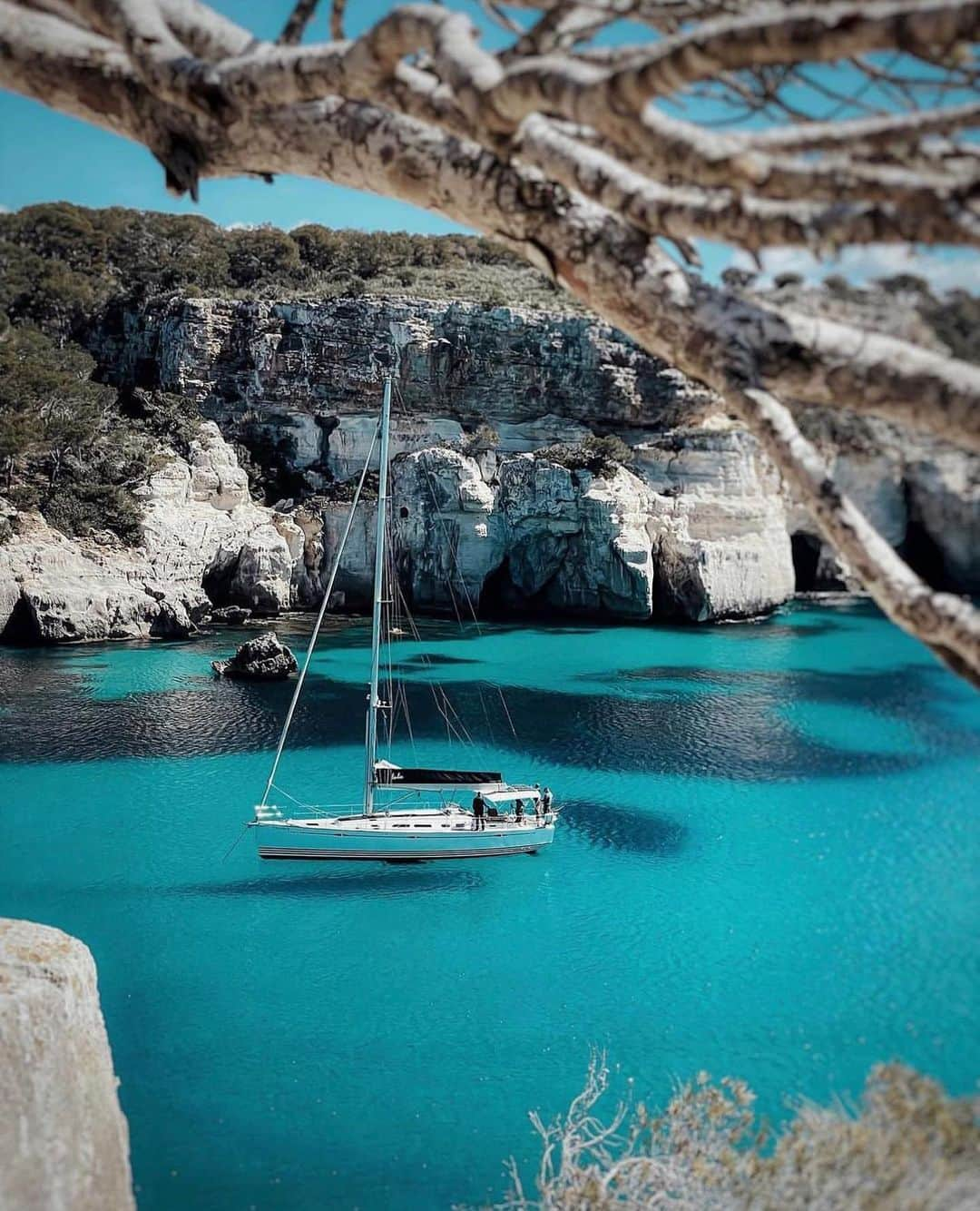 Instagramersさんのインスタグラム写真 - (InstagramersInstagram)「Floating ship with @elenac91 and @igersmenorca 📸😍🙌🏻⛵️🌟 #igersmenorca #igersbalears #igersspain #igers」4月13日 4時18分 - igers