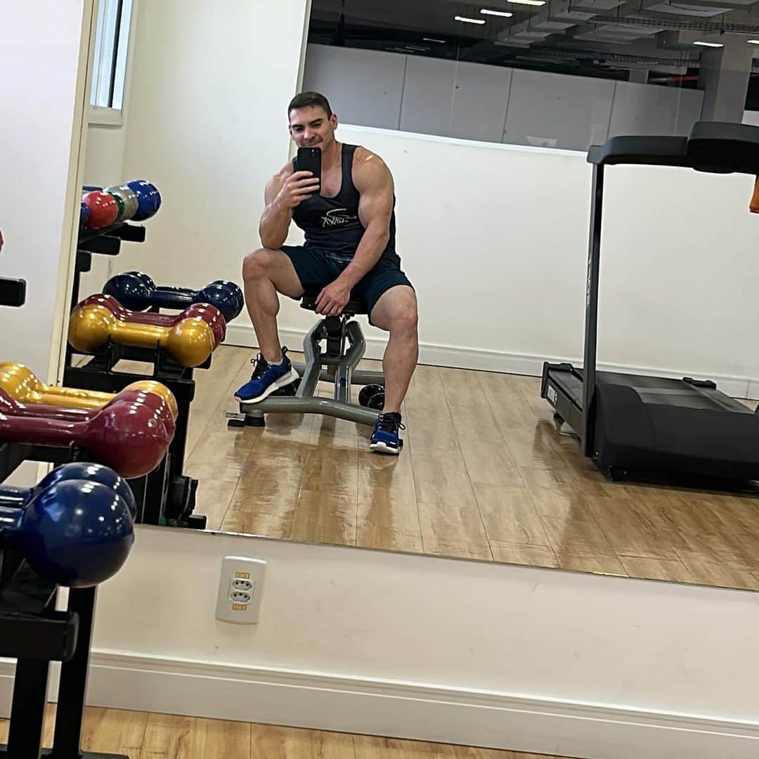 のインスタグラム：「Mais um dia de luta! 💪🏻💪🏻」