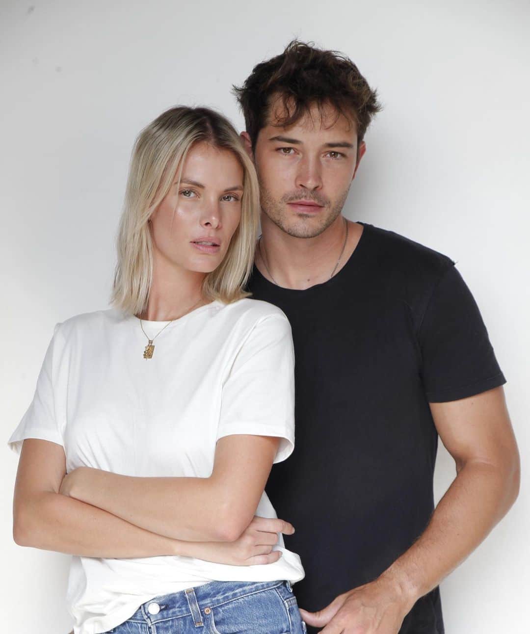 フランシスコ･ラチョースキーのインスタグラム：「Mr. & Mrs. Lachowski in London 🇬🇧」