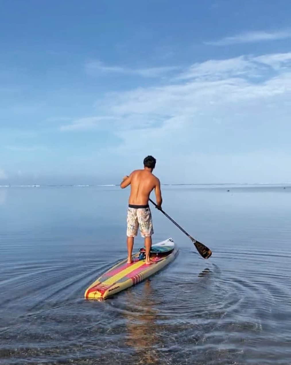 ジェレミー・フローレスのインスタグラム：「On my way to the surf. Been keeping it simple lately. Reconnecting 🌏」