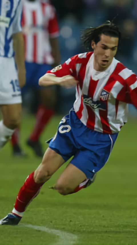 ルイス・ハビエル・ガルシア・サンスのインスタグラム：「#TBT Back in 2002/03 season Atlético de Madrid was key on my growth to become the player I could be. Playing for Atleti made me understand what it was to play under the presure and with the highest demand week in and week out. That year, I was called for the National Team for the first time. El Calderón was one of the most exciting Stadium to play with 45.000 loud supporters !! #TBT #Football #Memories」