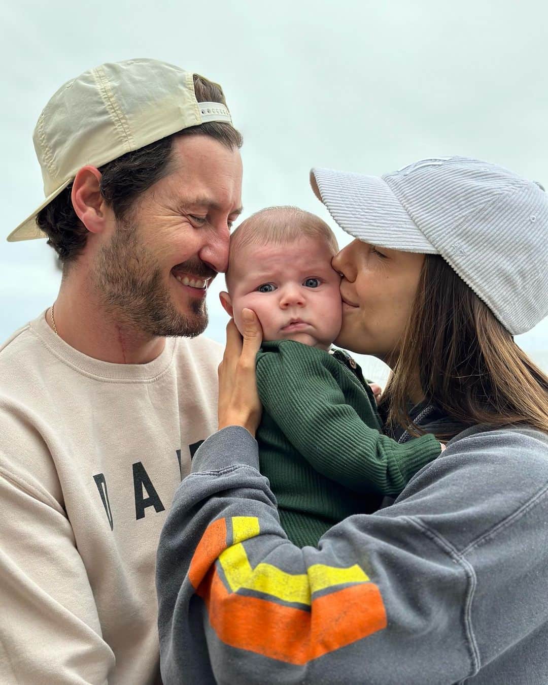 ジェナ・ジョンソンのインスタグラム：「Here’s to 29 💫 I hope this feeling lasts forever.   Thank you for all the birthday wishes and love! I’ve been in a euphoric daze all day with how grateful I am. Sending each of you hugs and kisses xo」