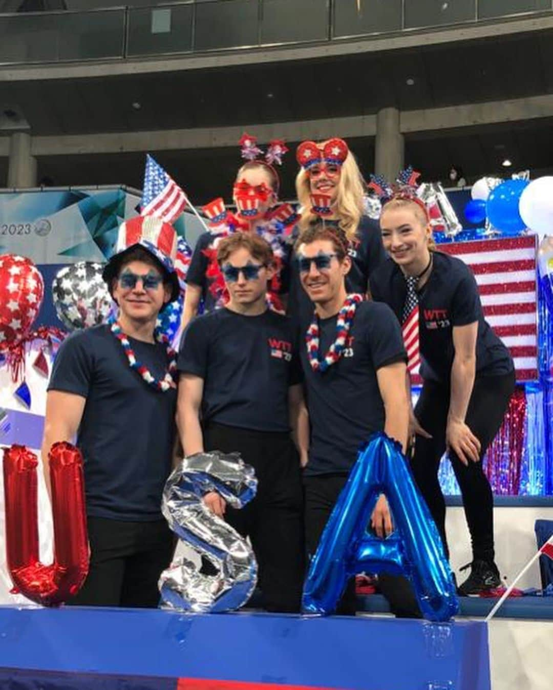 アレクサ・シメカさんのインスタグラム写真 - (アレクサ・シメカInstagram)「Day 2 at WTT 2023! 🇺🇸✨  Team Captain @jasonbskates made the team matching shirts!」4月13日 15時44分 - alexa_knierim