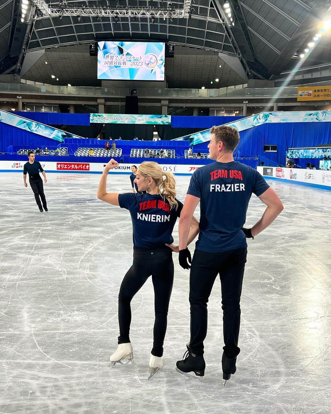 アレクサ・シメカのインスタグラム：「Day 2 at WTT 2023! 🇺🇸✨  Team Captain @jasonbskates made the team matching shirts!」