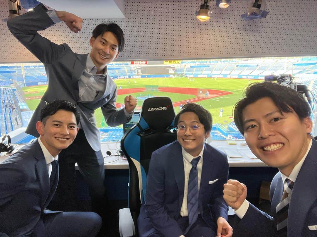 のインスタグラム：「. 野球班⚾️  2連戦で実況担当した黒瀬アナ、今湊アナ。 インタビュー担当の勝野アナ。 取材をさせて頂いた大川。  今シーズンも実況、取材、インタビューなど精一杯取り組みます！  #プロ野球  #黒瀬翔生 #今湊敬樹  #勝野健  #大川立樹 #swallows #ヤクルトスワローズ」