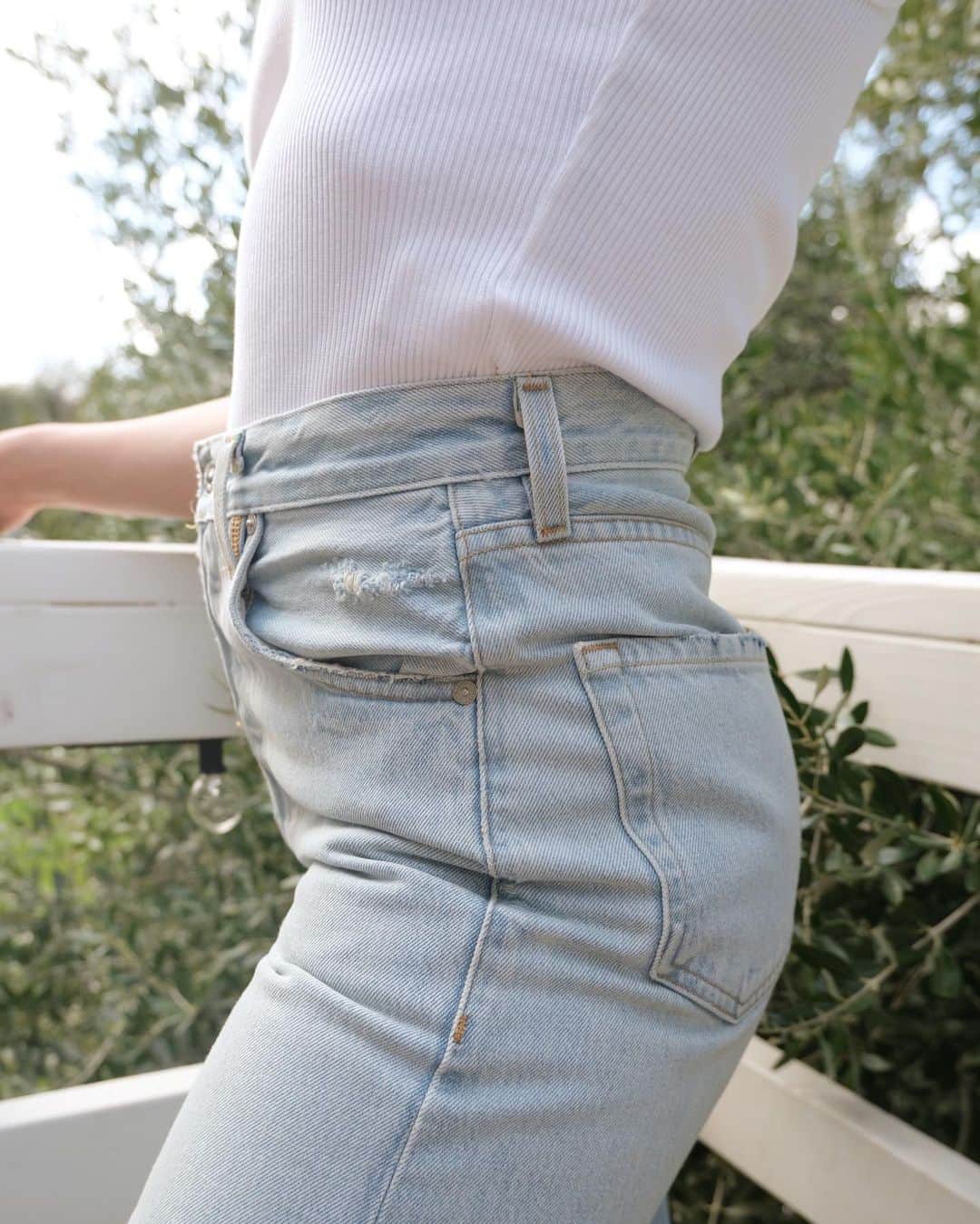 オレーシャ・ルーリンさんのインスタグラム写真 - (オレーシャ・ルーリンInstagram)「Mama got some new jeans and she’s feeling 🌶️ @citizensofhumanity ( this is the new Tessa Culotte )」4月13日 7時42分 - olesyarulin