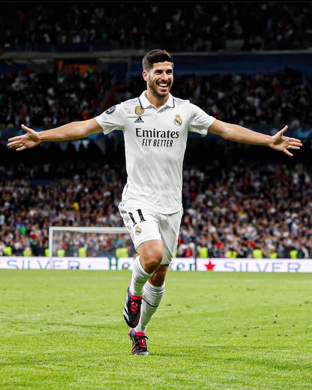 マルコ・アセンシオのインスタグラム：「Gran noche en el Bernabéu. Vamos a por la vuelta ⚽️🎯🤝 #UCL #HalaMadrid」