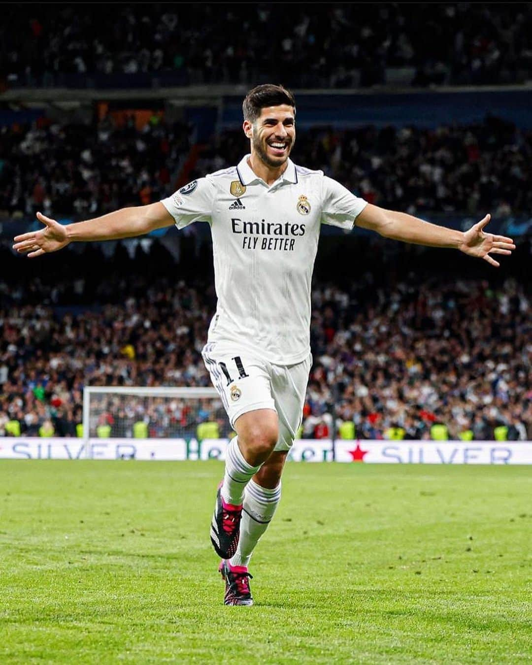 マルコ・アセンシオのインスタグラム：「Gran noche en el Bernabéu. Vamos a por la vuelta ⚽️🎯🤝 #UCL #HalaMadrid」