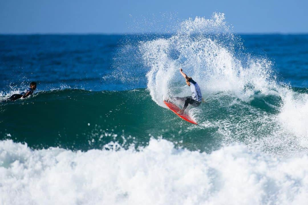 ジョン・ジョン・フローレンスさんのインスタグラム写真 - (ジョン・ジョン・フローレンスInstagram)「Bells is a trip I look forward to every year. Fun surf, great community, and a country feel that reminds me of home. Happy to have had some fun heats, it was a fun and challenging event with all of the different types of waves we surfed. Congrats to @tylerwright @ethan_ewing @picklummolly @ryancallinan ! Thanks to my team for the support @lauryncribb @erik_knutson_ @rosswilliamshawaii @brandonwasserman_ . Can’t wait for WA @wsl」4月13日 7時42分 - john_john_florence