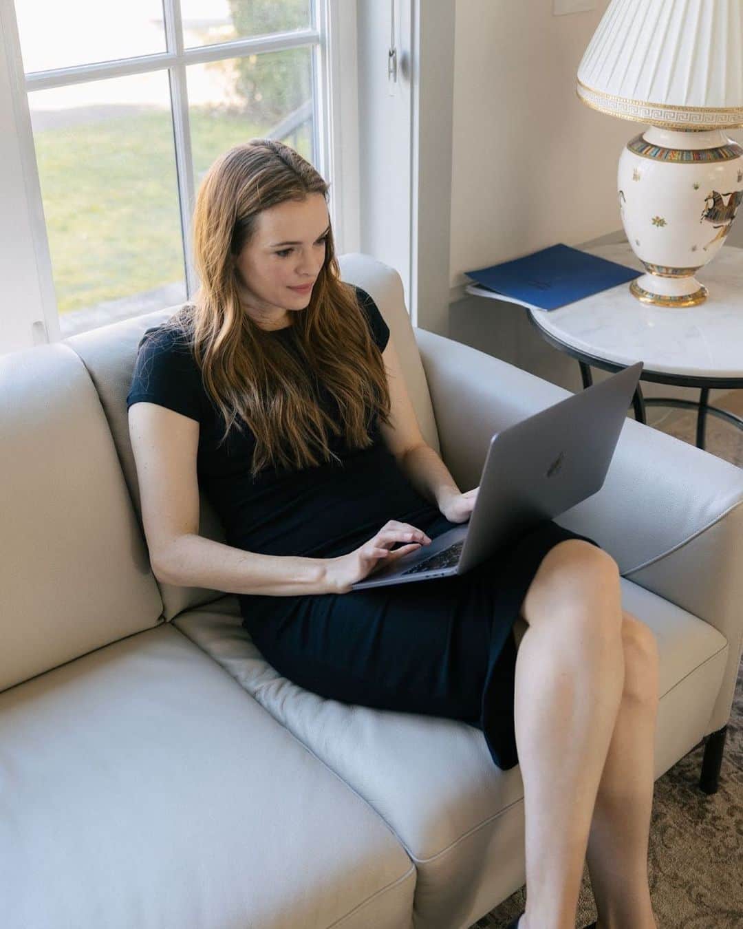 ダニエル・パナベイカーのインスタグラム：「Work looks a lot less like night shoots and makeup chairs and a lot more like this lately ^, but I think I’m really getting the hang of this WFH thing.  BTW, are we getting dressed to work from our couches or no?」