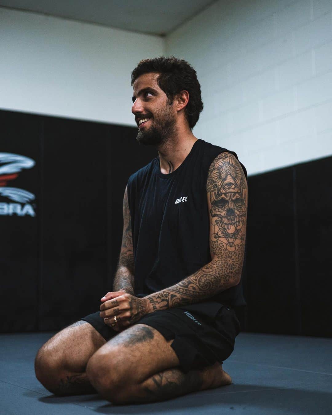 フィリッペ・トレドのインスタグラム：「Learning, improving and making it happen everyday /Aprendendo, evoluindo e fazendo acontecer todos os dias! Obrigado @raphaelromano pelo suporte! ⚔️🔥 📷: @iamsamkimm」