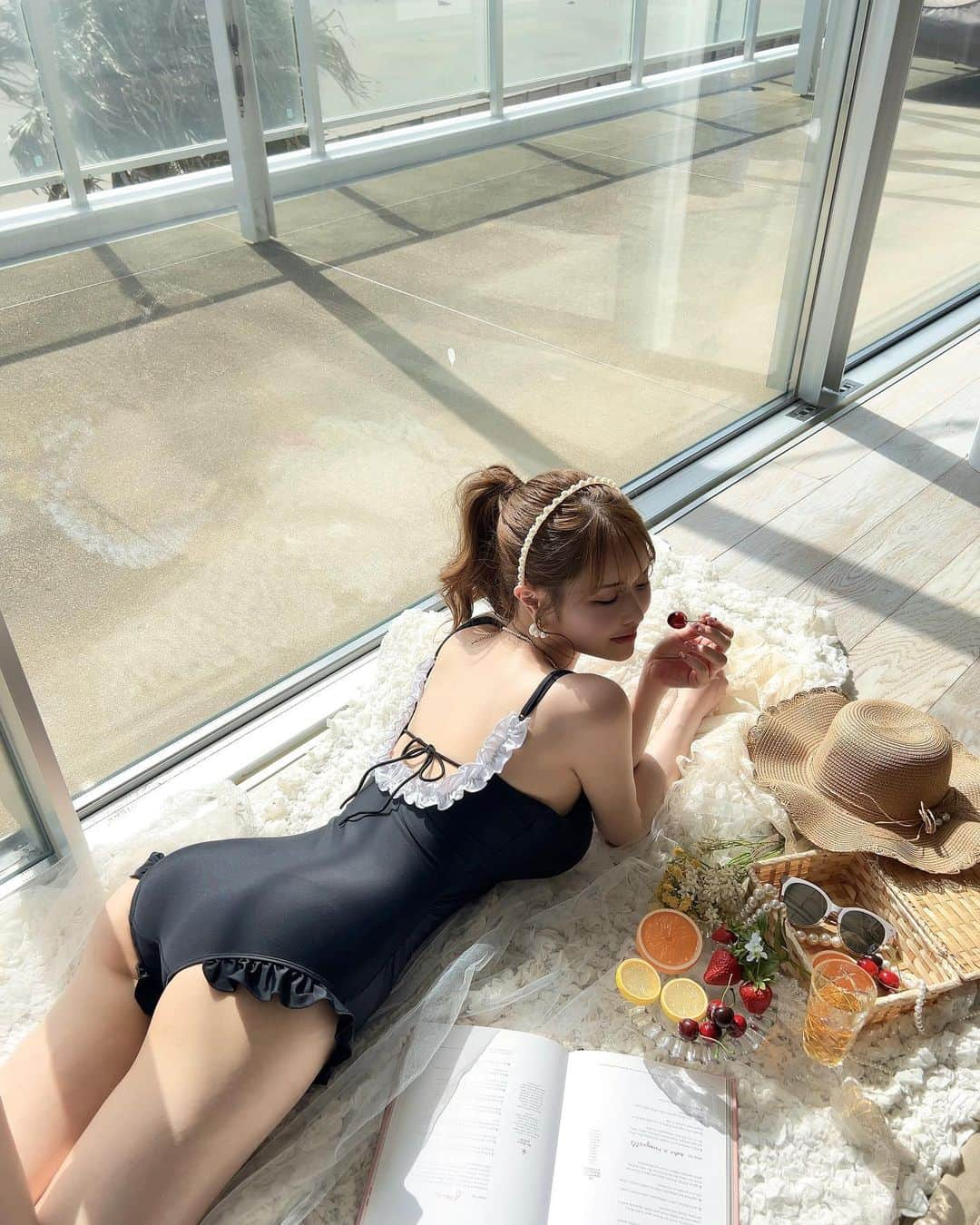 ゆめさんのインスタグラム写真 - (ゆめInstagram)「夏の美尻ケア🪄♡  お尻は長年の悩みすぎたんだけど やっとやっとやっと 納得して通えるエステ見つけたよ😭💕  お尻専門の @bijiri_kenkyujo 🍑❤︎  わたしの悩みは形と大きさなんだけど @bijiri_kenkyujo の施術は一回でかなり変化あったよ🥺❤︎  楽して綺麗になりたいからやっぱりエステ必須すぎ笑  黒ずみ・ざらつきは日頃からケアしてるからそんなになかったみたいだけど やっぱり施術前後ではかなり変化があってちゅるちゅるになったよぉ🌼  そして！！これめっちゃびっくりしたんだけど ずっと座ってるお仕事してるから お尻にシワができてたらしい！！！🤯  お尻にシワできるって衝撃すぎない？笑 ずっと座ってるお仕事してる人はシワができやすいみたいだから 本当夜職やってる子は絶対ケアすべきっ🍑  40分初回8800円だって♡  わたしも夏に向けてもっと頑張りたいーっ🥺✨  水着は @dazzy_official から発売されるものだよ👙  #美尻 #美尻研究所 #ヒップケア #お尻ケア #黒ずみケア #ヒップアップ #ビキニ #水着女子 #水着 #お尻ニキビ #お尻たるみ」4月13日 8時36分 - ___yu.me___