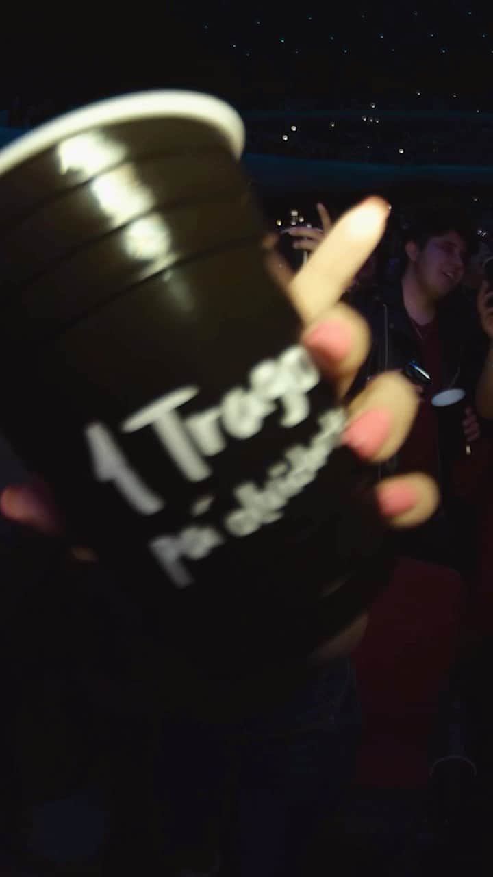 Danna Paolaのインスタグラム：「MAÑAANAAAA 1 TRAGOOO!!! 🧃🍷🥃🍸🥂  Pre-save en storiesssss #1Trago」