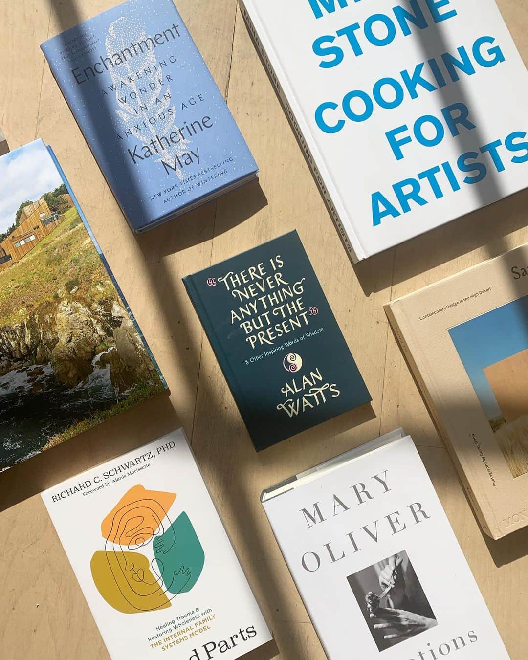 Beam & Anchorのインスタグラム：「Happy sunny day, Portland! Lots of new books in the shop 💛 We will be open tomorrow 12-5pm 😌」