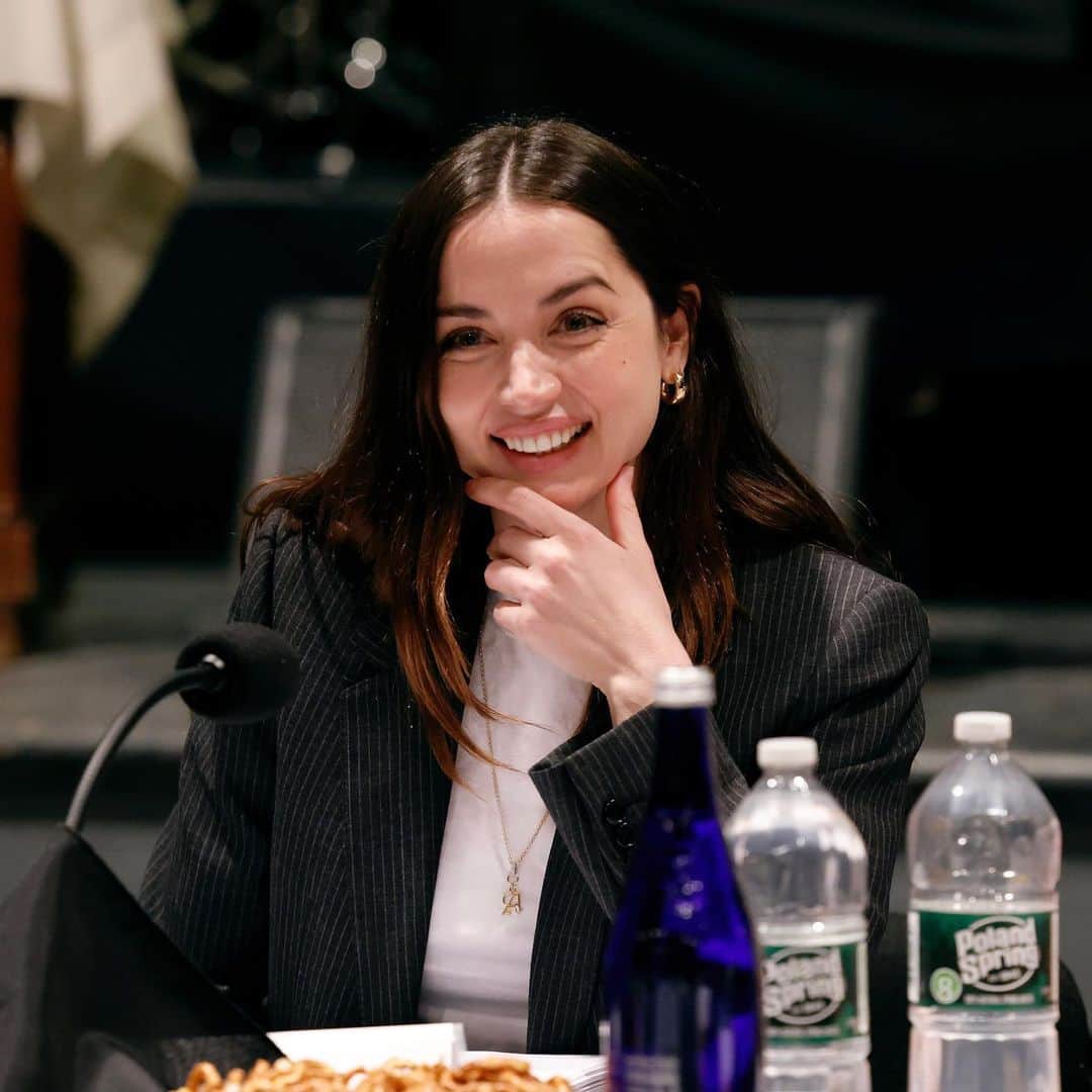 アナ・デ・アルマスのインスタグラム：「read-thru with @ana_d_armas!!!」