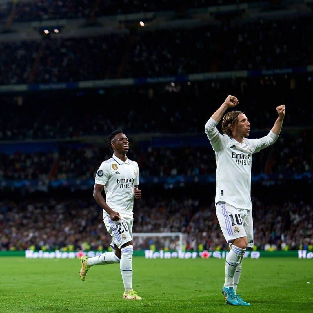 ルカ・モドリッチのインスタグラム：「Primer paso en nuestra casa. Tenemos otra final en Londres. Gracias Bernabéu!!! 💪🙏 #HalaMadrid」