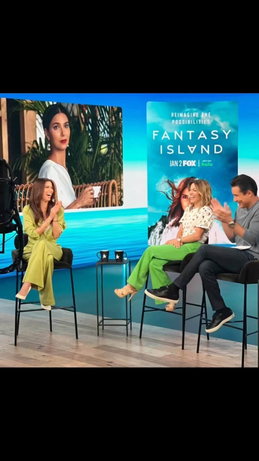ロゼリン・サンチェスのインスタグラム：「Always a great time with @mariolopez & @kithoover on #accessdaily   Thanks for having me 💕💕 #fantasyisland」