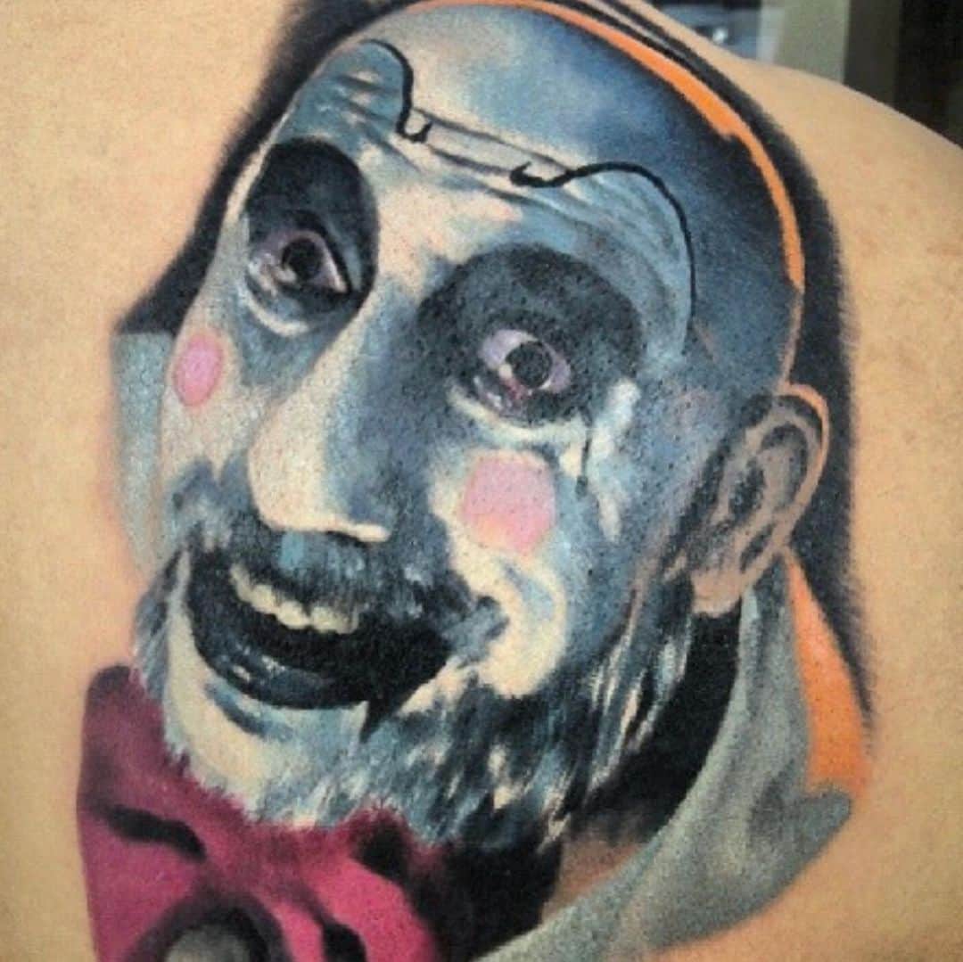 ロブ・ゾンビのインスタグラム：「20 years later and the HOUSE OF 1000 CORPSES tattoos keep on coming! #houseof1000corpses #robzombie」
