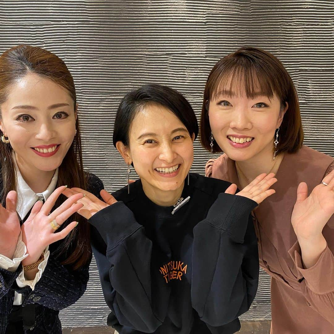 桜一花さんのインスタグラム写真 - (桜一花Instagram)「初めての福岡大丸店でのポップアップ、お陰様で無事に終了いたしました。  毎日、本当にたくさんの方に足をお運びいただきまして、ありがとうございました！  初めての地方での出店でどんな感じになるのか、かなり色々とドキドキでしたが、みなさん明るく、温かく、接してくださり、他県からの遠方からもたくさんいらしてくださり、とても嬉しかったです。せっかくだからとたくさんご購入くださったり、本当にありがとうございました。  お客様もですが、大丸博多店のみなさんも「また来てねぇ」と温かいお言葉をたくさんくださり、それがまた嬉しかったです。  そして、夢ちゃん（夢乃聖夏さん）もたくさん盛り上げてくれて、本当にありがたかった。面白かった。笑。そして、ゴンさん（穂高ゆうさん）とも初めてなのにすごく優しくお話くださって、商品も褒めてくださって。嬉し過ぎました。 同期のいろは（式部いろは）や、まりこ（高宮里菜）たくさん宣伝してくれて、choccoto 商品購入してくれて、ありがとう。涙。 そしておしゃれ番長のみやちゃん（美弥るりかちゃん）もchoccotoの商品を愛用してくれて、ありがとうだわ。😢。 そしてそして、涼乃かつきさんはじめ、あいちゃん（愛月ひかるちゃん）、きゃのん（花音舞ちゃん）、はるこ（音波みのりちゃん）、みなさん博多の地で会えるなんて。 すんごいねぇ。 みなさん、本当にありがとうございました。  一緒に過ごしたスペシャルな仲間も。ありがとうでした！！  本当にありがたいよねぇ。  また会えますように。  #大丸福岡店 #ジェンヌコレクション #夢乃聖夏　さん #鳳翔大　さん #香音有希　さん #春花きらら　さん #星乃あんり　さん #みんな面白くてええ人 #貴千碧　さん #次回は一緒に  #スペシャルサンクストゥ #穂高ゆう　さん #涼乃かつき　さん #高宮里菜 さん #式部いろは さん #花音舞　さん #音波みのり　さん #愛月ひかる　さん」4月13日 9時38分 - sakuraichika_official