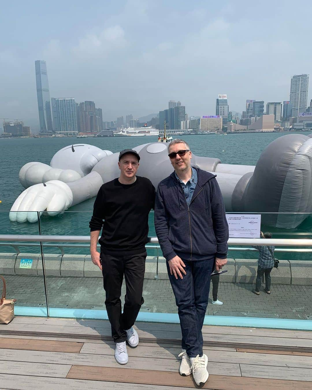 KAWSONEさんのインスタグラム写真 - (KAWSONEInstagram)「Happy Birthday @places_and_spaces  #KAWS #Loic #hongkong #2019 @arr.allrightsreserved」4月13日 9時43分 - kaws