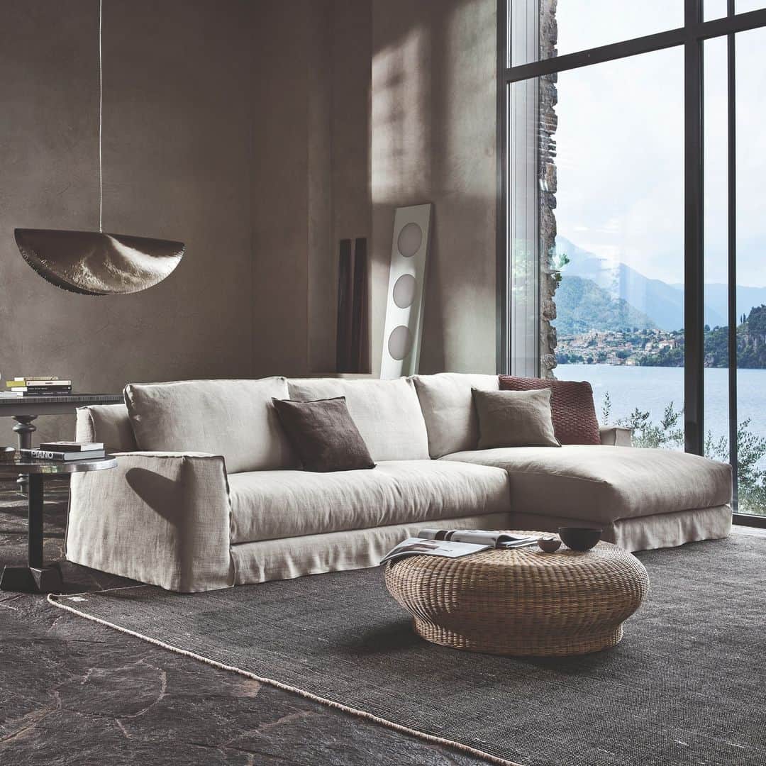 GERVASONI JAPAN / ジェルバゾーニ ジャパンのインスタグラム：「【 Products 】  Sofa：LOLL COFEE TABLE：BOLLA LIGHTING：SILVER  【 お問い合わせ 】 GERVASONI TOKYO tel : 03-5962-6477 mail : info@gervasoni.jp 営業時間 : 11:00 ～ 20:00  . . . #gervasoni #gervasoni1882 #gervasonitokyo #paolanavone #luxuryfurniture #interiordesign #interiorstyling #furniture #ジェルバゾーニ #インテリア #インテリアショップ #インテリアコーディネート #デザイン #照明 #チェア #レイアウト #Aoビル #表参道」