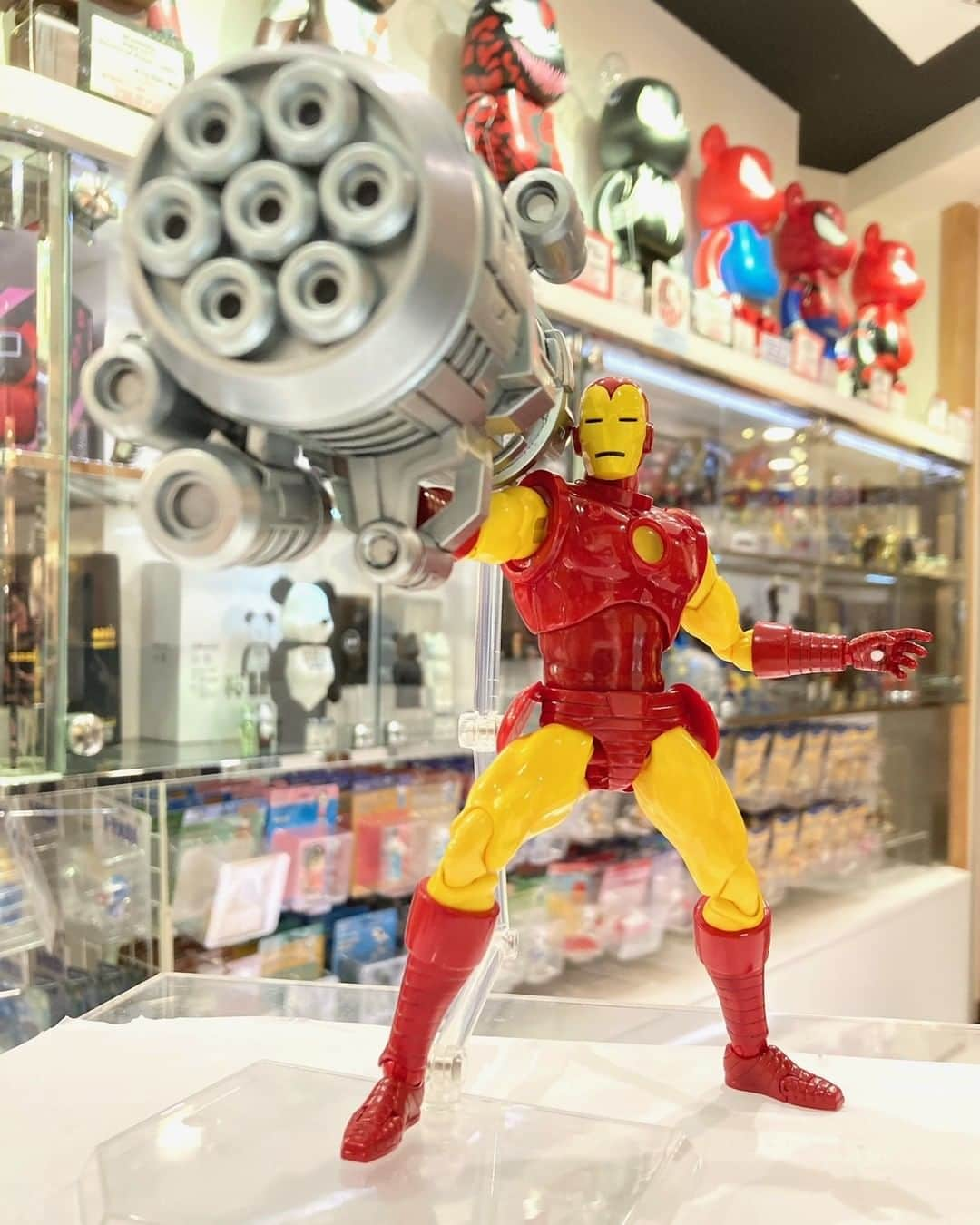 MEDICOM TOYさんのインスタグラム写真 - (MEDICOM TOYInstagram)「🦾🦿👊💥  © 2023 MARVEL.  #medicomtoy #メディコムトイ #mafex #ironman #アイアンマン」4月13日 10時30分 - medicom_toy