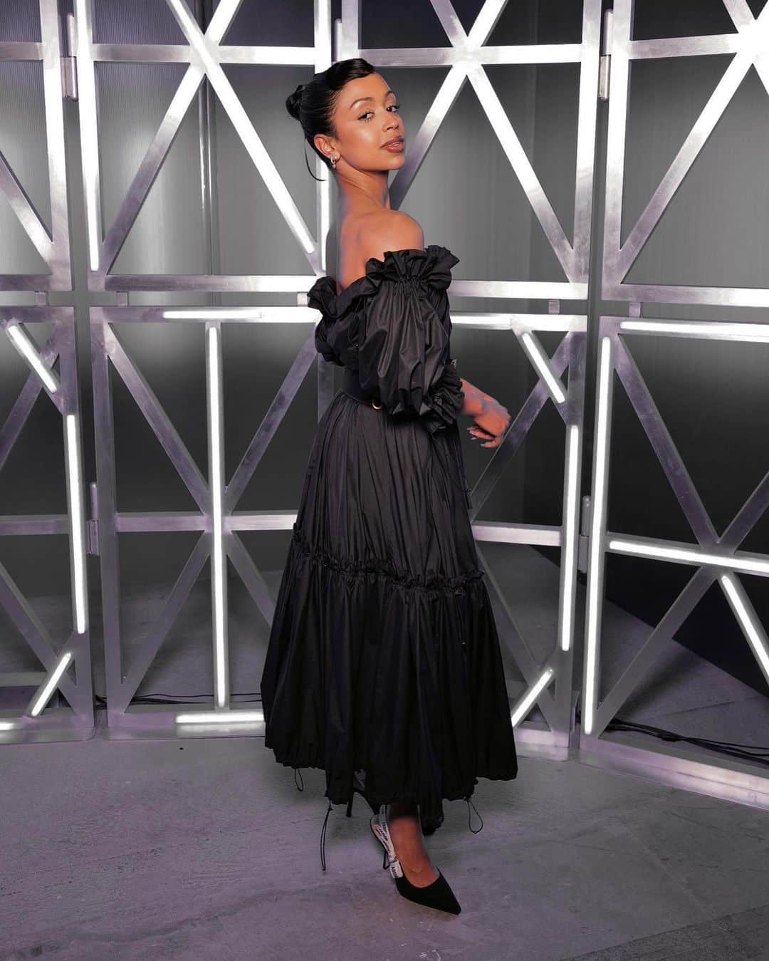 リザ・コッシーさんのインスタグラム写真 - (リザ・コッシーInstagram)「living in the grey @diorbeauty」4月13日 11時08分 - lizakoshy