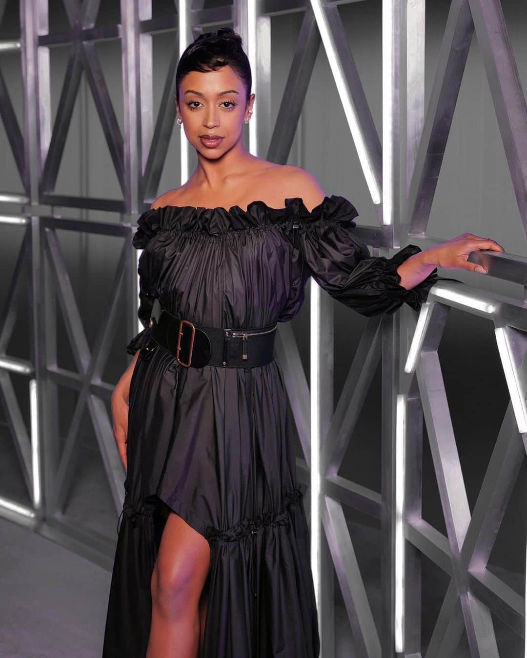リザ・コッシーさんのインスタグラム写真 - (リザ・コッシーInstagram)「living in the grey @diorbeauty」4月13日 11時08分 - lizakoshy