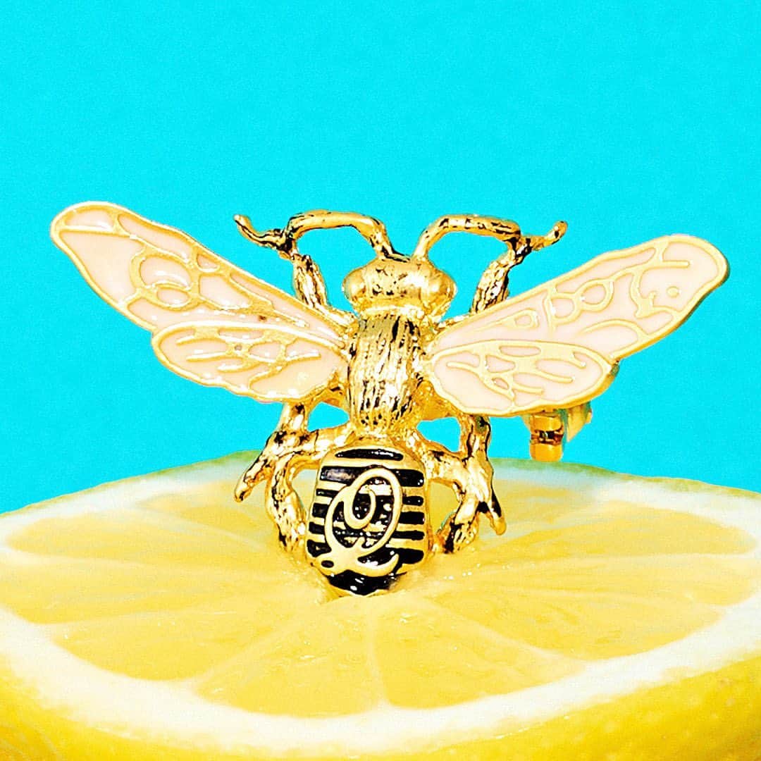 キューポットさんのインスタグラム写真 - (キューポットInstagram)「*  【Seasonal🍋🌞🐝】Bee is coming with a lots of summer essentials!✨ Energy charge with vivid yellow! Click here for fresh <Honey-Bee-Lemon> jewelry that makes you feel so good when you wear it!⁠ ⁠ ⁠ #qpot #キューポット #sweetsaccessory #sweetslover #sweetstagram #madeinjapan #japanmade #japan #ootd ⁠ #jewellerylover #fashionjewelry #jewelrydesign #instajewelry #jewellery #shopping #fashionista #instafashion #handmade #jewelleryaddict  #jewelrygram #necklace #handmadejewelry #honey #bee #lemon #popart #art」4月13日 16時53分 - press_qpot_international