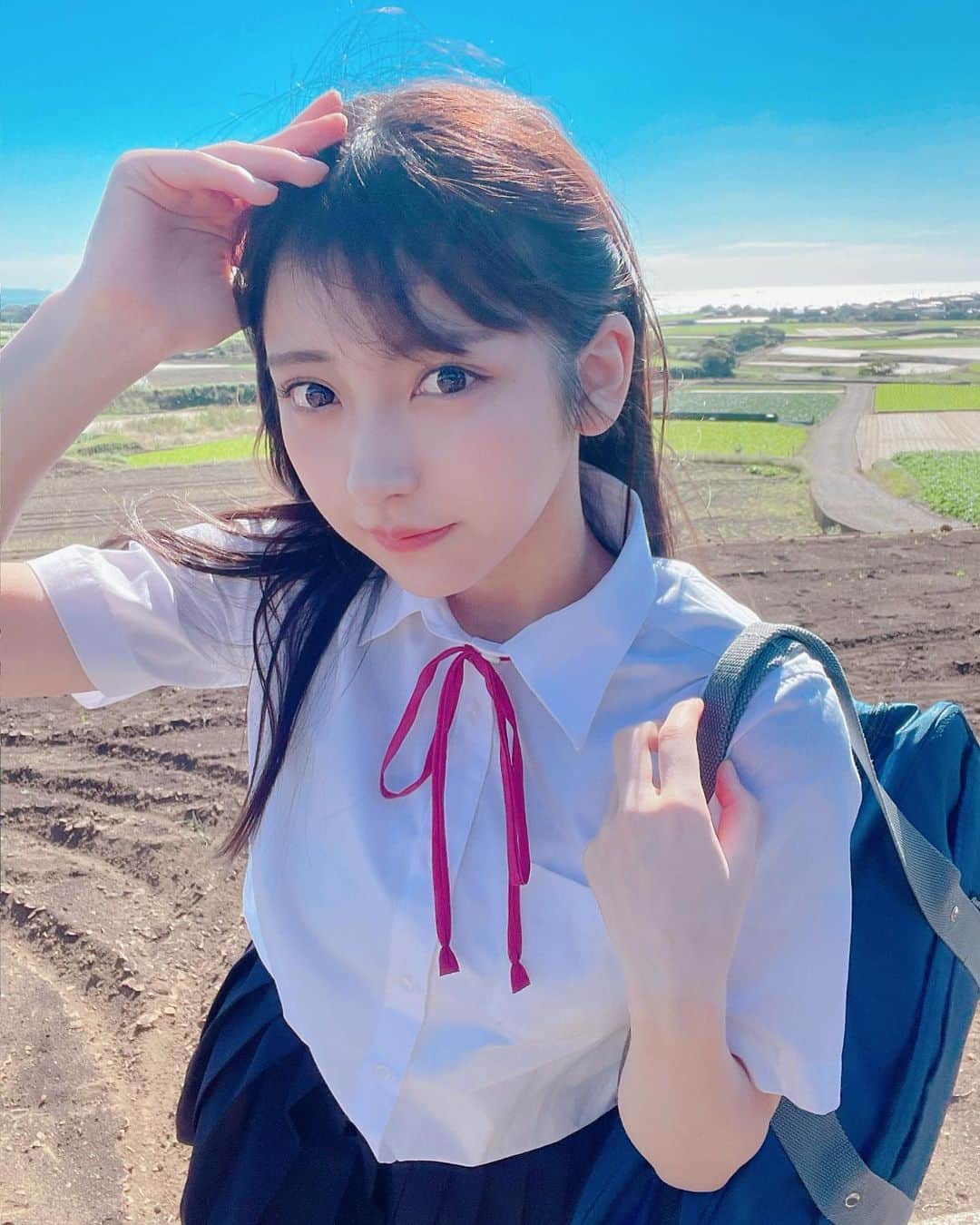 のインスタグラム：「4/29(土) のプレミアム上映会より公開！  【映画】放課後アングラーライフ🐟  追川めざし役で初映画初主演をつとめさせて頂きました🎥 拙い自分だけど、監督はじめとしたクルーの皆さん、キャストの皆さんはもちろん、撮影中応援してくれた皆。  沢山の皆さんに支えて頂いて走り抜くことが出来ました！  普通の人生だったら見られない景色を見せてくれてありがとう🥰 次はとーみがいい景色見せられるように頑張ります！  是非劇場に足を運んでくださると嬉しいです🫶」