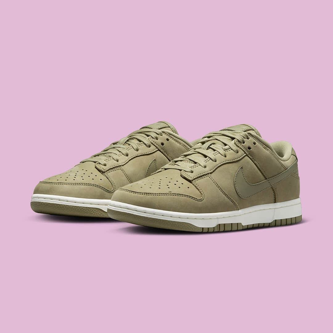 STYLERUNNERさんのインスタグラム写真 - (STYLERUNNERInstagram)「The latest instalment of the must have Nike Dunk Low Premium is here in Neutral Olive. Shop online and in select stores  👟 NSW - Bondi, Double Bay, Sydney CBD, Macquarie Centre, Miranda, Parramatta, Warringah  👟 VIC - Armadale, Brighton, Highpoint  👟 QLD - Pac Fair 👟 WA - Karrinyup  Available online and select listed stores. Limited to 1 per customer in their size. Quantities are limited so size availability is not guaranteed.」4月13日 11時52分 - stylerunner