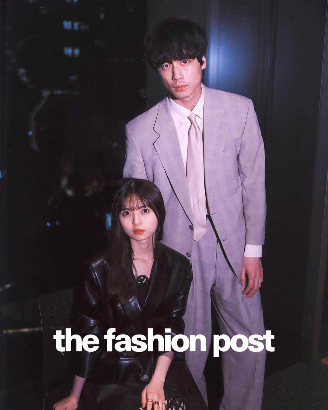 The Fashion Postさんのインスタグラム写真 - (The Fashion PostInstagram)「#fashion Kentaro Sakaguchi & Asuka Saito  『坂口健太郎と齋藤飛鳥、近くて遠いふたりの想い』  自然体であること、それは坂口健太郎の魅力のひとつだが、取材の中でみえたのは、彼のしなやかな強さであった。自身の弱さや情けなさ、愚かさを隠すことなく受け入れ、大きく笑い、すべてを包み込むような愛情がある。父性に近い土台をもつ人だ。  そうして少しずつ人を巻き込んでいく坂口の横で、自らのペースを崩さず凛と佇むのは齋藤飛鳥。どこか掴みきれない遠さをまといながらも人を惹きつける引力が、本作においても色濃くみてとれる。  映画『サイド バイ サイド 隣にいる人』の公開を前に、それぞれの役への向き合い方、作品を通してみえた他者との関係性について話を聞いた。  model: Kentaro Sakaguchi & Asuka Saito photography: Ryutaro Izaki interview & text: Rei Sakai edit: Manaha Hosoda  #サイドバイサイド #坂口健太郎 #KentaroSakaguchi #齋藤飛鳥 #AsukaSaito」4月13日 12時10分 - tfpjp