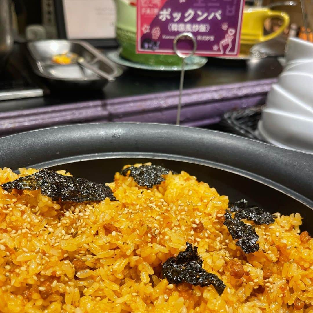 アンジェラ佐藤さんのインスタグラム写真 - (アンジェラ佐藤Instagram)「今月やっと行けた！！！！🙌 スウィーツビュッフェアリスの今月開催している｢韓国フェア｣！！！ヾ(●´∇｀●)ﾉ  太っちょという意味のトゥンワッフルや、韓国のお誕生日ケーキのセンイルケーキ、可愛らしいピンクカヌレムースなど韓国スイーツがズラリ！🍰🍮🍩🍫  甘いものもモチロンですが、お食事メニューにも注目👀 韓国風に味付けした“チーズチリローストチキン”や“韓国風炒飯ポックンパ”！ そしてどハマりしてしまった、トマトソースと生クリームがたっぷりの“ロゼトッポキ”！！！ これなんまら濃厚！なんまら旨い！なんまら私好み✨✨  嗚呼。多分コレ虜になって、すぐにまたお店にお邪魔しちゃうパティーンですがな。。。(笑)  #スウィーツビュッフェアリス #札幌デザートバイキング #札幌スイーツ食べ放題 #韓国フェア #他にも料理撮影したかったけれどタイミング逃して撮れなかった #北海道吃到飽 #北海道好吃 #ヒンナヒンナ」4月13日 12時25分 - angela_satou