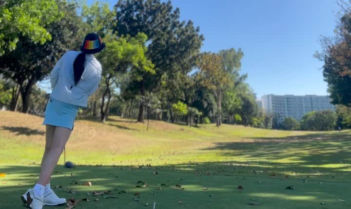 Ni Daのインスタグラム：「골린이 5개월 인생 첫라운딩⛳️  1년뒤에 두고보자구😤」