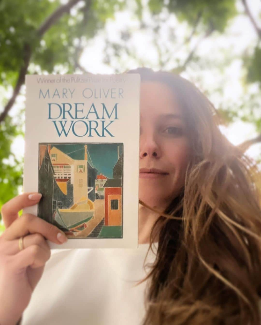 ソフィア・ブッシュさんのインスタグラム写真 - (ソフィア・ブッシュInstagram)「Happy #PoetryMonth, dear ones. As a deep admirer and lover of #MaryOliver, I am so honored and so thrilled, to share — this month of all months!! — the new, original audiobook WILD AND PRECIOUS, narrated by yours truly (swipe to slide 3 for a little preview) 🤍  It's an audio celebration of our beloved Mary, featuring selections from her work, and a tapestry of voices reflecting on her legacy. I am still pinching myself that I was asked to give voice to this work. And let me tell you, each and every person interviewed for this project — some folks well known to you, some new friends, and some of Mary’s too! — made my heart swell. This is just so, so special.  I hope you love it as much as the team @pushkinpods and I loved making it for you. You can find #WildAndPrecious wherever you buy your audiobooks. Enjoy 🌱」4月13日 12時46分 - sophiabush