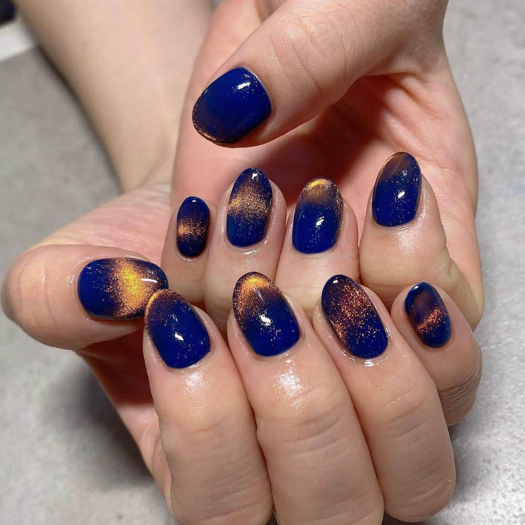 東條公美さんのインスタグラム写真 - (東條公美Instagram)「マグネットネイルに夢中  🩷💙🧡❤️🩵  @searoom__nail   いつもありがとうございます♡  @megumiiiiice  @emiri_nail53  @__mak1___」4月13日 12時59分 - tomomi_tojo