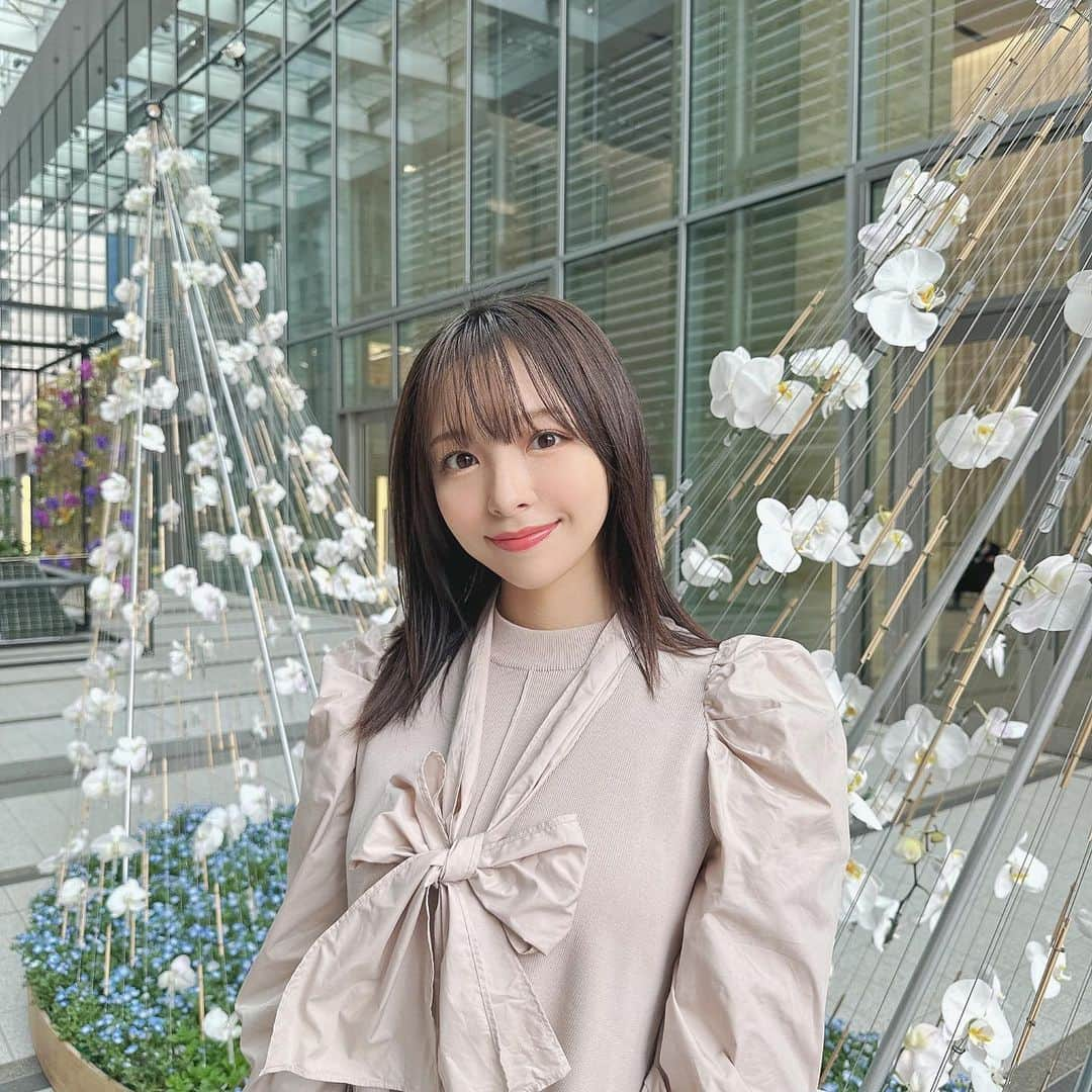 一ノ瀬みかさんのインスタグラム写真 - (一ノ瀬みかInstagram)「4月7日〜4月23日開催の「Yaesu Flower Greeting」に行ってきました🌸  1枚目の作品は東京ミッドタウン八重洲のロゴをモチーフに作られたものらしく、とても素敵でした。  他にも綺麗なお花たちが沢山あって、夜はライトアップされるそうです！  #東京ミッドタウン八重洲  #tokyomidtownyaesu  #yaesuflowergreeting  #東京　#八重洲　#東京駅八重洲口　#ミッドタウン八重洲　#八重洲ミッドタウン　#ミッドタウン #東京ミッドタウン　#東京駅周辺　#商業施設　#tokyo #yaesu #midtownyaesu #yaesumidtown #midtown #tokyomidtown」4月13日 13時28分 - mika__kmyd