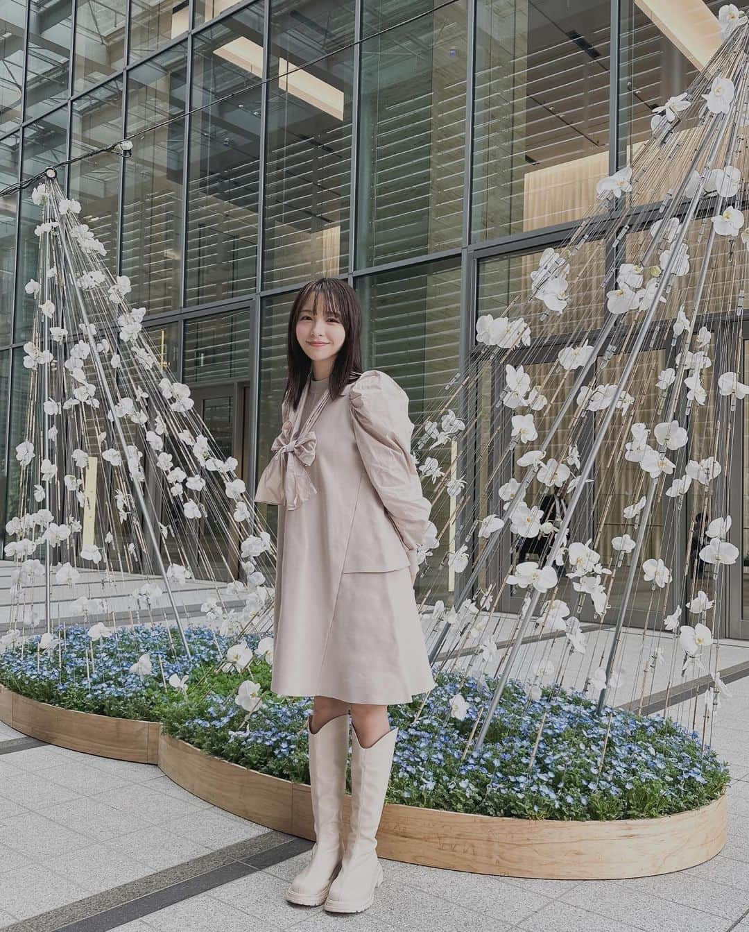 一ノ瀬みかさんのインスタグラム写真 - (一ノ瀬みかInstagram)「4月7日〜4月23日開催の「Yaesu Flower Greeting」に行ってきました🌸  1枚目の作品は東京ミッドタウン八重洲のロゴをモチーフに作られたものらしく、とても素敵でした。  他にも綺麗なお花たちが沢山あって、夜はライトアップされるそうです！  #東京ミッドタウン八重洲  #tokyomidtownyaesu  #yaesuflowergreeting  #東京　#八重洲　#東京駅八重洲口　#ミッドタウン八重洲　#八重洲ミッドタウン　#ミッドタウン #東京ミッドタウン　#東京駅周辺　#商業施設　#tokyo #yaesu #midtownyaesu #yaesumidtown #midtown #tokyomidtown」4月13日 13時28分 - mika__kmyd