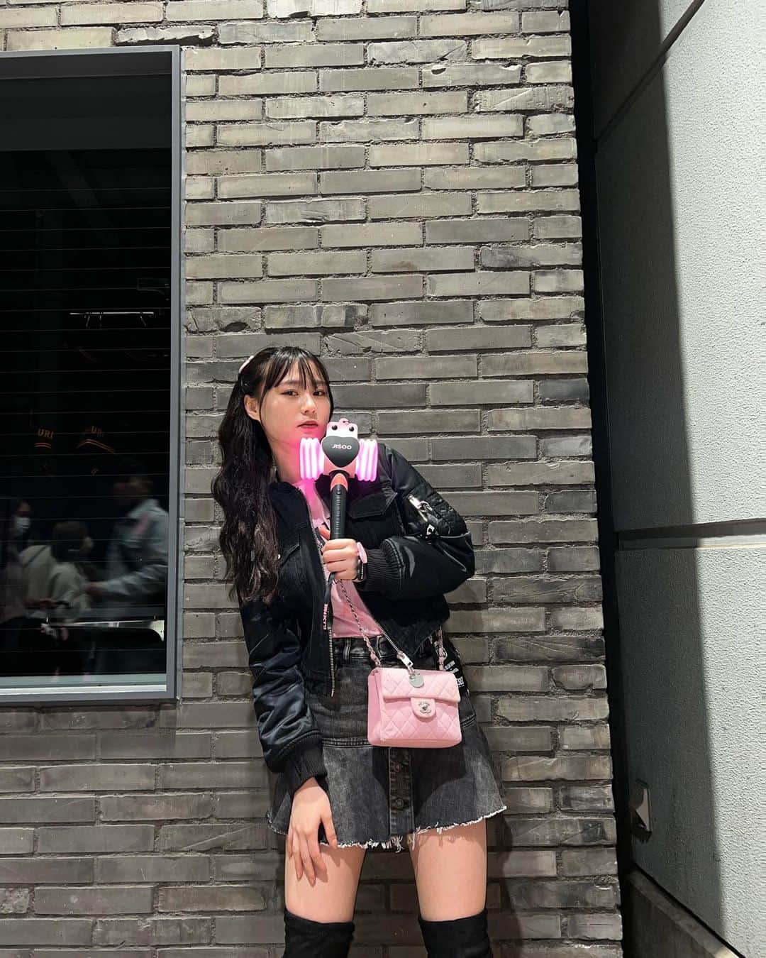 広橋佳苗のインスタグラム：「５日間限定エクステ🫶🫶🫶 #シールエクステ  #blackpink  #worldtour  #東京ドーム」