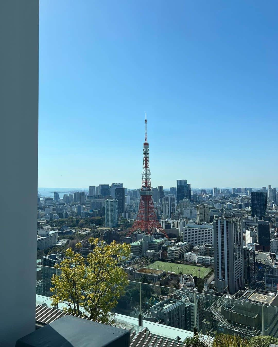 Risako Yamamotoさんのインスタグラム写真 - (Risako YamamotoInstagram)「brunch with mommy😋🍔  ブランチはサワムラで♡  babyが生まれる前に行きたかった東京。 いいやん！行っといでーと快く言ってくれた主人にも感謝🥹🙏🏻✨ 彼も羽を伸ばしていたようで良かった笑  #brunch #虎ノ門ヒルズ #ootd #fashion #coordinate #maternityfashion #マタニティコーデ #東京ランチ」3月21日 0時09分 - risako_yamamoto